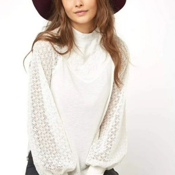 Free People lace and floral detailed thermal, size medium - Picture 1 of 12